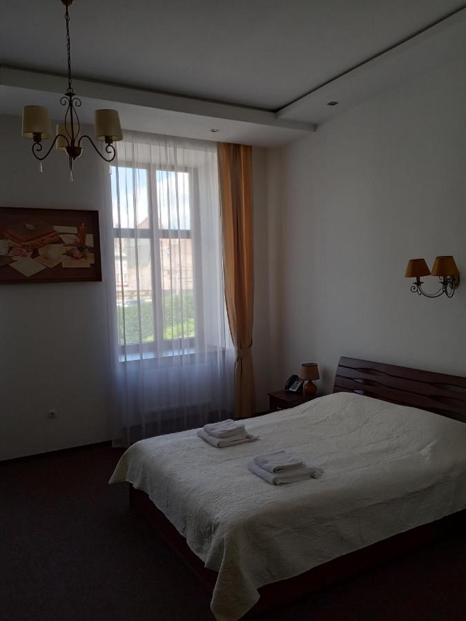 Guest House Adam Mickiewicz Lviv Buitenkant foto